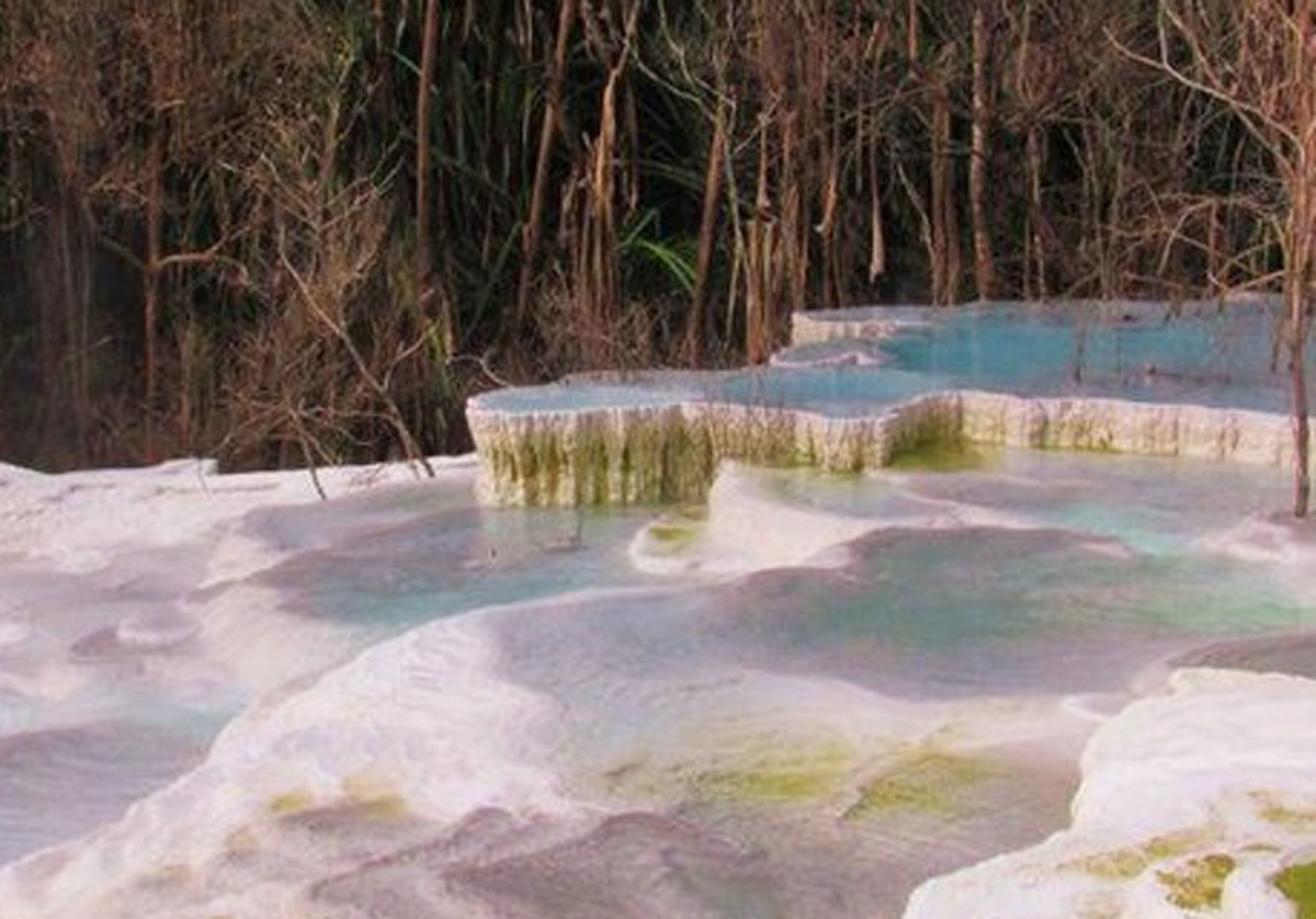 Daya Tarik Kawah Putih Tinggi Raja: Surga Tersembunyi di Sumatera Utara dengan Salju Panas