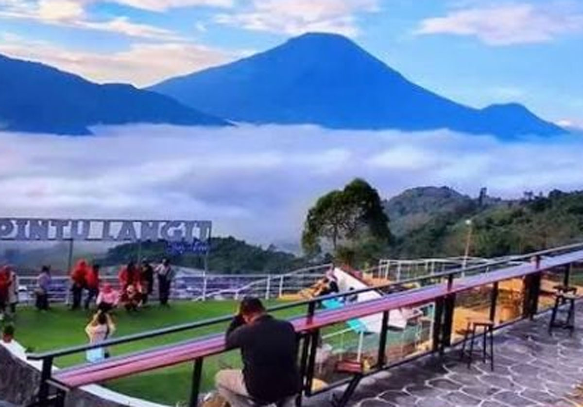 Keindahan Dieng, Destinasi Negeri di Atas Awan di Jawa Tengah