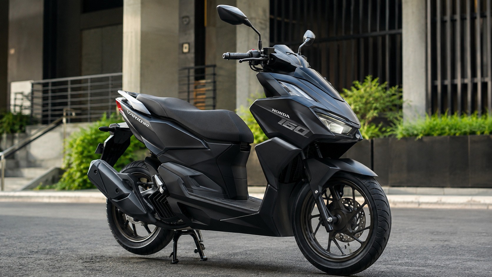 Vario 160 Masih Menarik, Ini Harga dan Spesifikasi Mesinnya