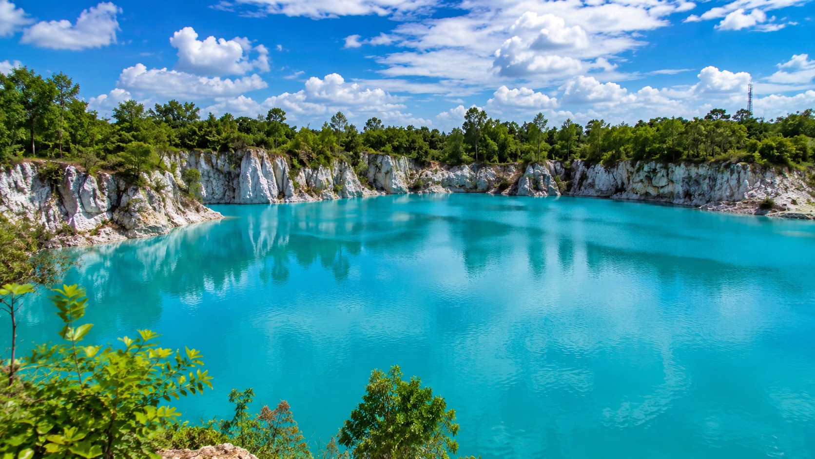 Danau Biru Palembang, Surga Tersembunyi dengan Panorama yang Memikat Hati