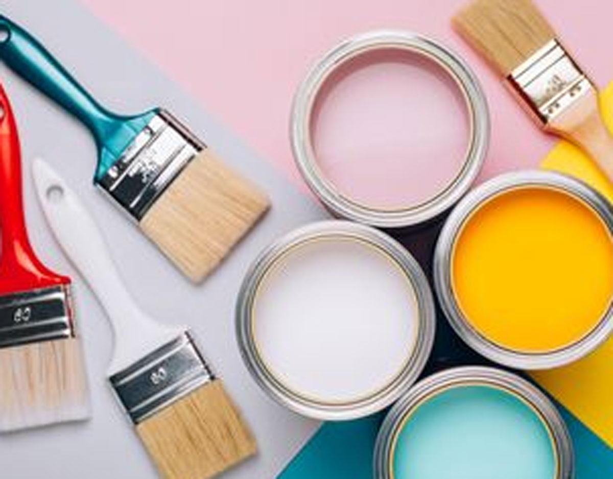 Pintar Pilih Warna Cat: 5 Trik Ampuh Menyamarkan Noda di Dinding Rumah