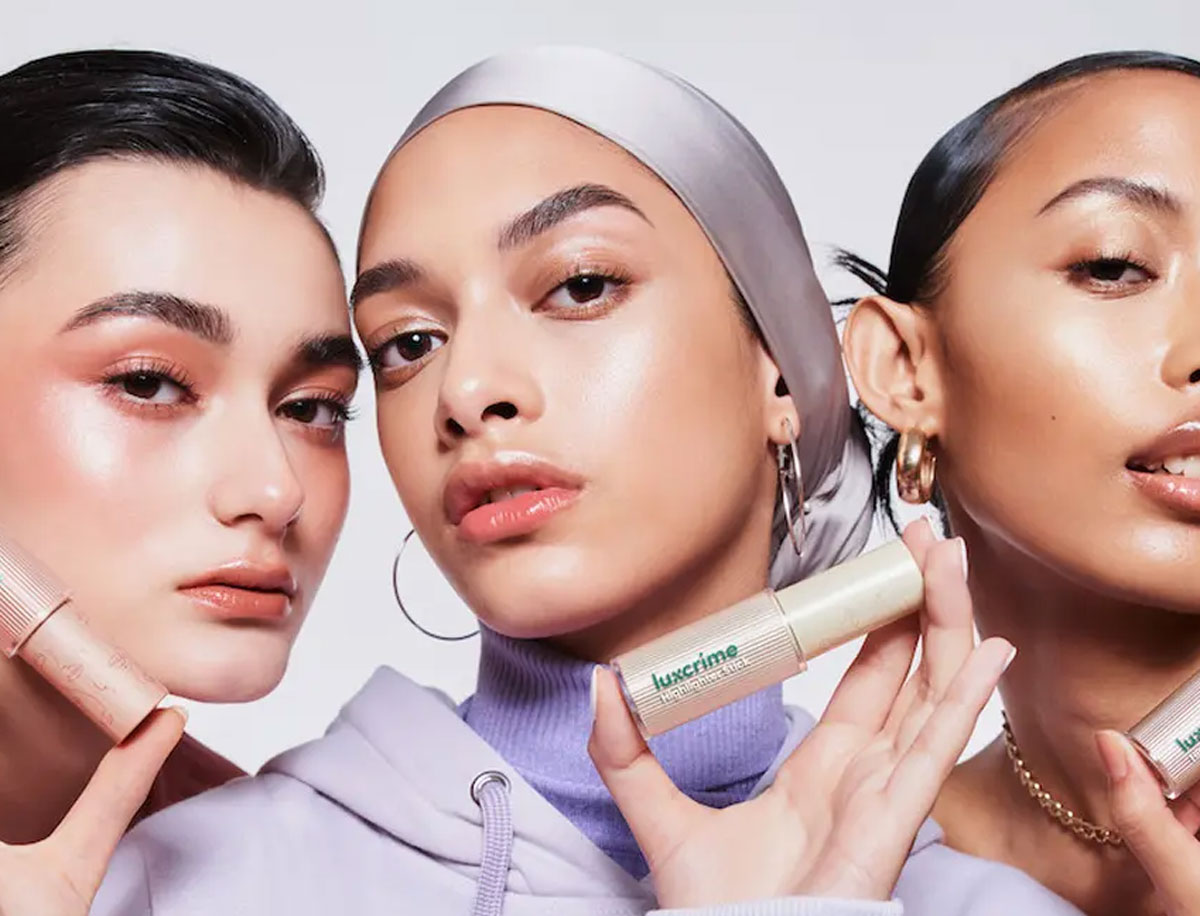 Luxcrime Seamless Highlighter Stick: Rahasia Wajah Glowing Alami untuk Tampilan Memukau