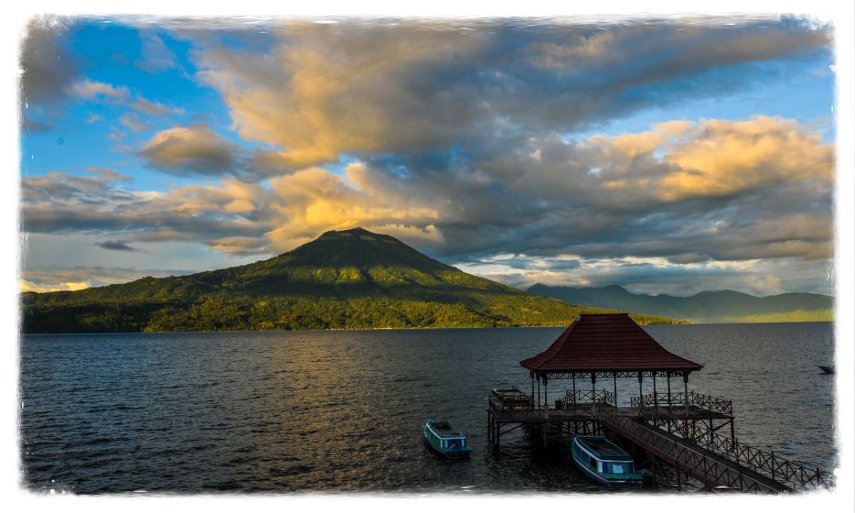 ini Kisah di Balik Indahnya Danau Ranau Dengan Kecantikan Warna Biru yang Memukau Mata!