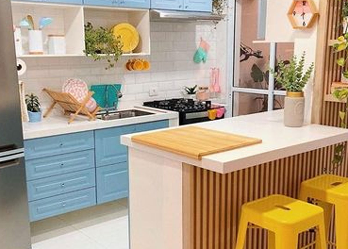 Solusi Penyimpanan Efisien di Dapur Mini Bar Kecil