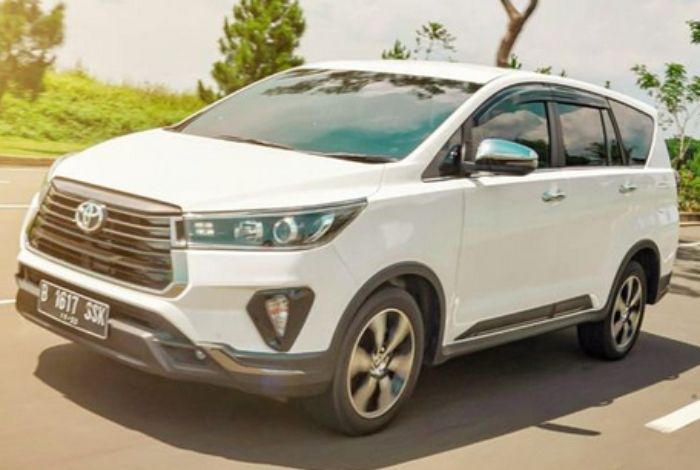 Kehebatan Toyota Kijang Innova: Kendaraan Andal & Efisien sebagai Solusi untuk Pemilik yang Cerdas!