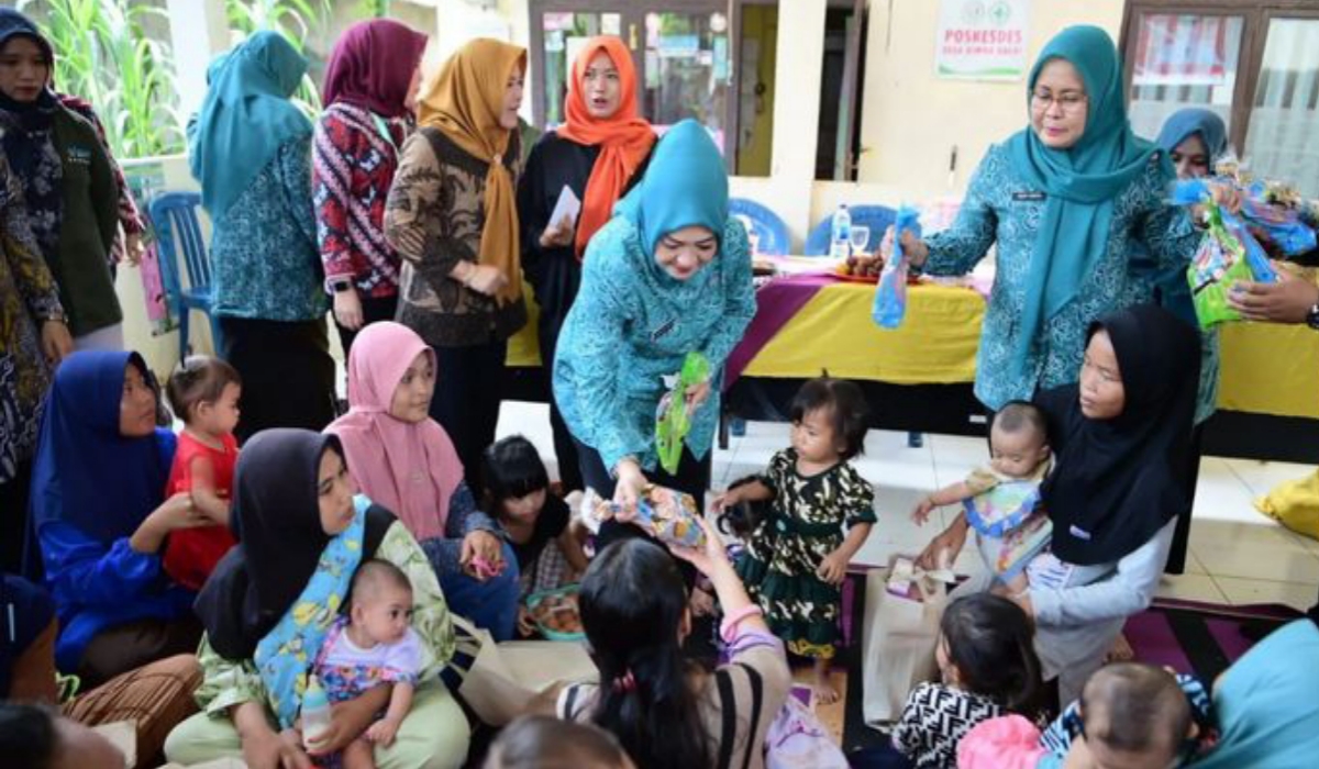 Kunjungi Posyandu Rimba Balai, Merry Hani Rustam Sosialisasikan Pentingnya Pemantauan Pertumbuhan Balita