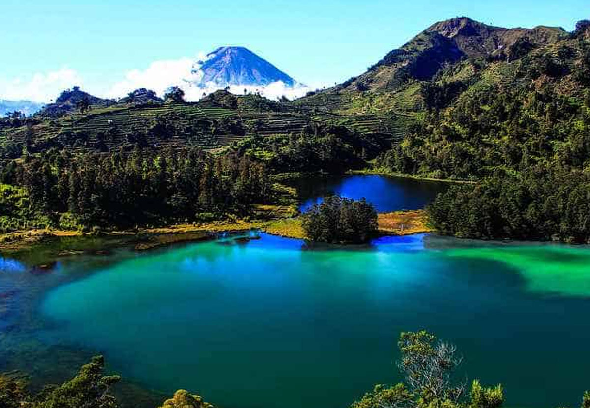 Telaga Warna: Keajaiban Alam dengan Spektrum Warna yang Menakjubkan di Dataran Tinggi Dieng