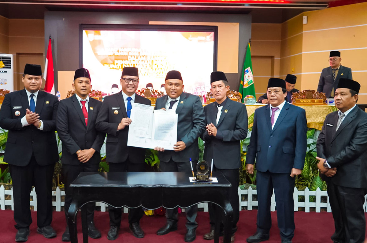 Rapat Paripurna Penetapan Bupati dan Wakil Bupati Terpilih, Pj. Bupati Banyuasin: 'Selamat Menjalankan Amanah'