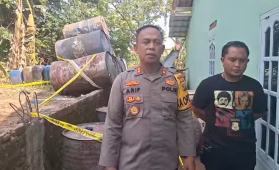 Polres OKU Polda Sumsel Mengungkap Tempat Penyimpanan BBM Ilegal di Baturaja Timur