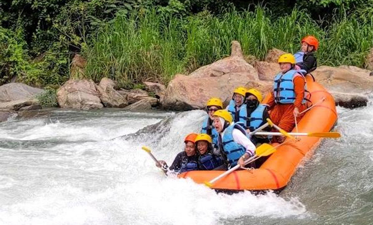 Arung Jeram Sungai Manna: Tantangan Seru di Tanjungsakti yang Menguji Adrenalin