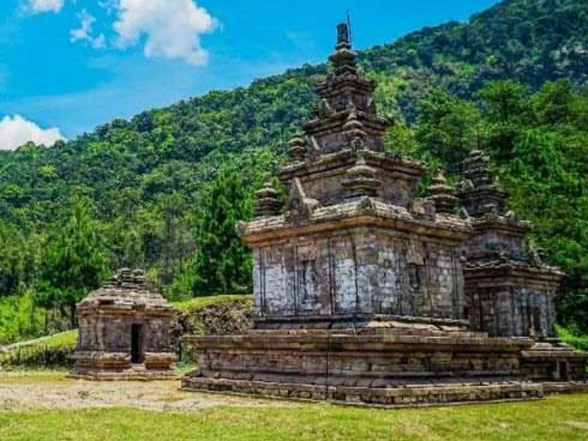 Menapaki Jejak Sejarah di Candi Gedong Songo, Jawa Tengah