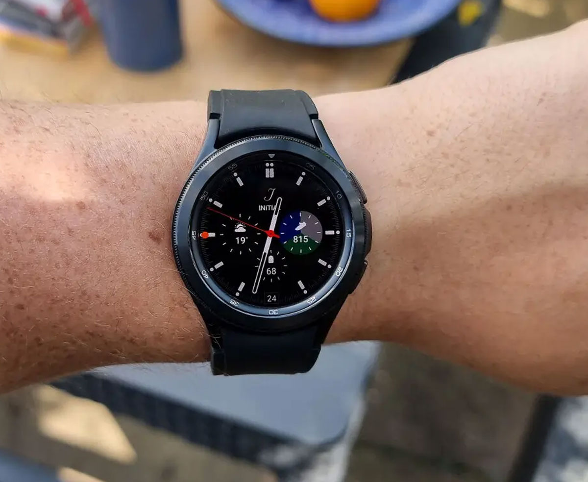 Samsung Galaxy Watch 4 Classic: Smartwatch Elegan dengan Fitur Canggih untuk Gaya Hidup Aktif