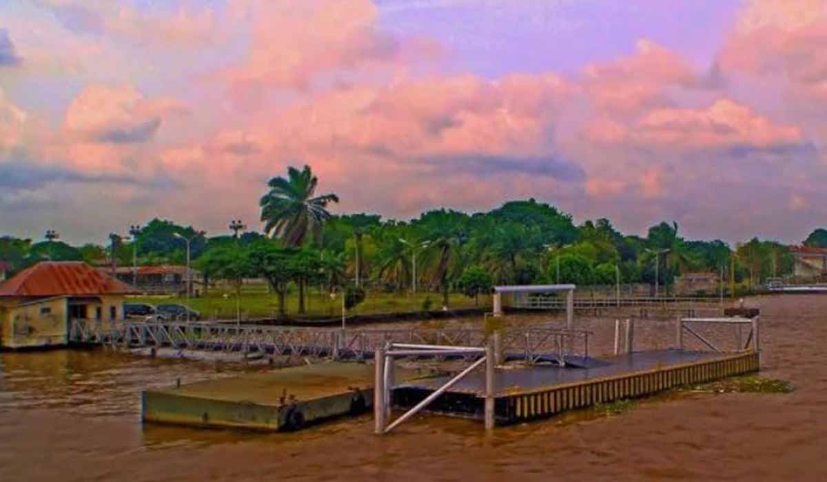 Pantai Dermaga Sungai Gerong Wisata Paling Hits di Palembang, Wow Syurganya di Malam Hari!