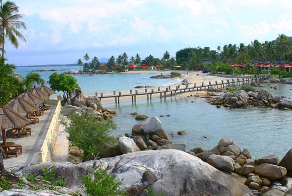 Pantai Parai Tenggiri: Primadona Bangka Belitung yang Memesona