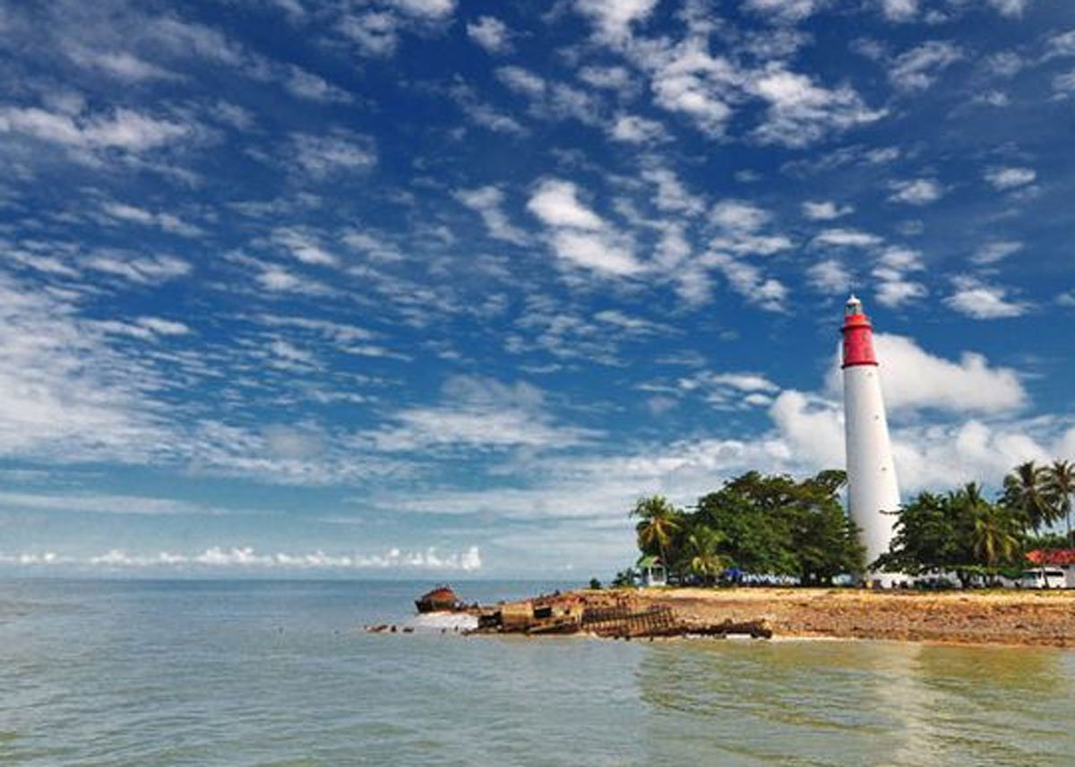 Menyingkap Keindahan dan Sejarah Pantai Tanjung Kalian di Bangka Belitung