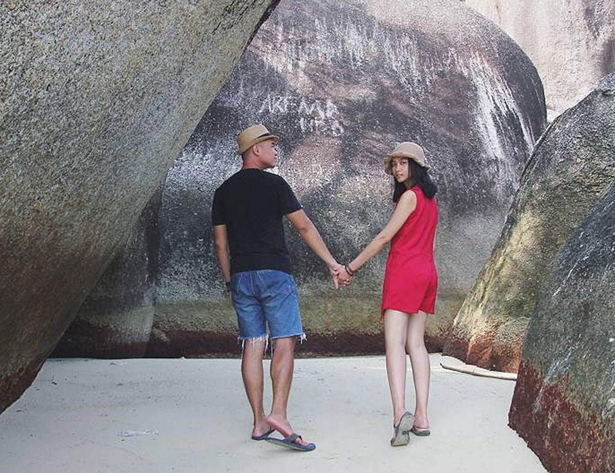 Pulau Batu Berlayar: Surga Fotografi yang Instagramable