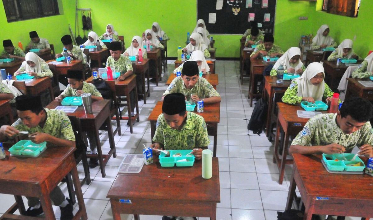 Efek Ekonomi Program Makan Bergizi Gratis (MBG): Apakah Bisa Mencapai Target 0,89% di 2025?