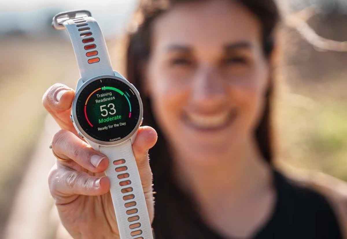 Upgrade Lari Lo di 2025! Smartwatch Garmin Forerunner 965, Canggih, Ringan, dan Stylish Banget!