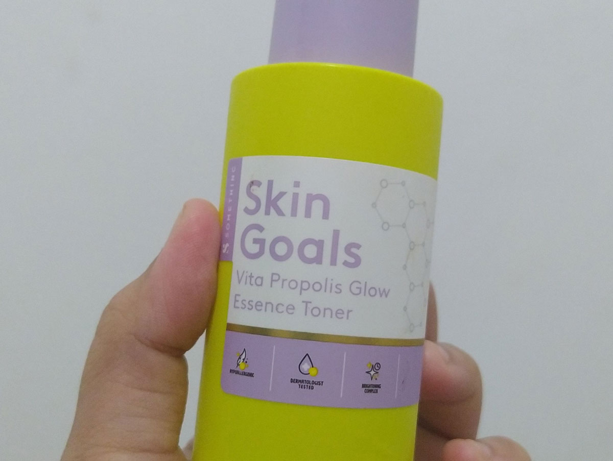 SOMETHINC Skin Goals Vita Propolis Glow Essence Toner: Rahasia Kulit Segar dan Bercahaya