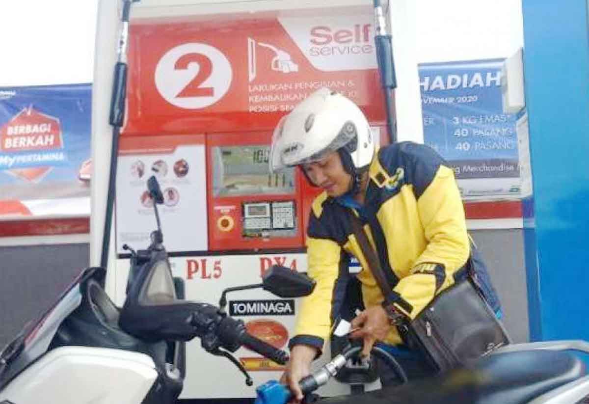 Pertamina Luncurkan Layanan BBM Mandiri di Palembang, Pengendara Motor Kini Bisa Isi Pertalite Sendiri