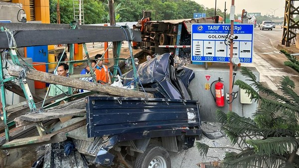 Rem Blong! Kecelakaan Beruntun di GT Ciawi: 1 Orang Tewas