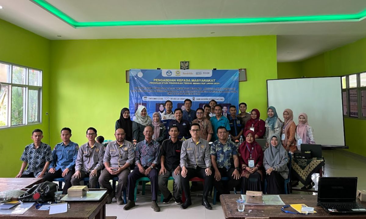 Upgrade Skill Guru SMK OKI: Workshop Presentasi Modern dengan AI bersama Dosen PTM FKIP Unsri