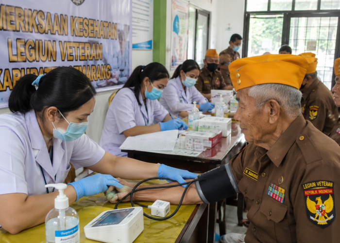 Aksi Nyata Peduli Veteran, Pemeriksaan Kesehatan Berlangsung Penuh Kehangatan