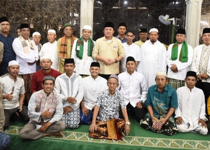 Bantu Renovasi Masjid: Herman Deru Sarankan Gotong Royong Lebih Baik daripada Mengemis di Jalan