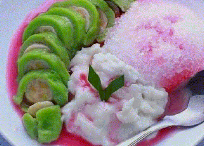 Es Pisang Ijo,Segar Manis Khas Makassar yang Bikin Ketagihan Dan siap menemani saat berbuka