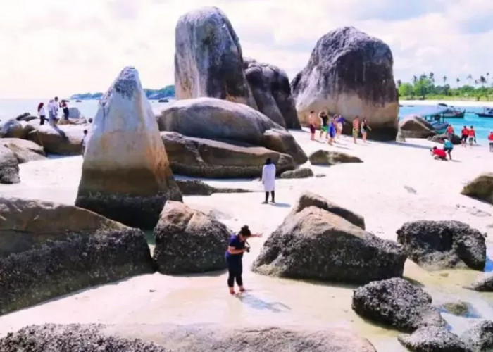 Batu Granit Berlayar: Fenomena Alam yang Menakjubkan di Pulau Batu Berlayar