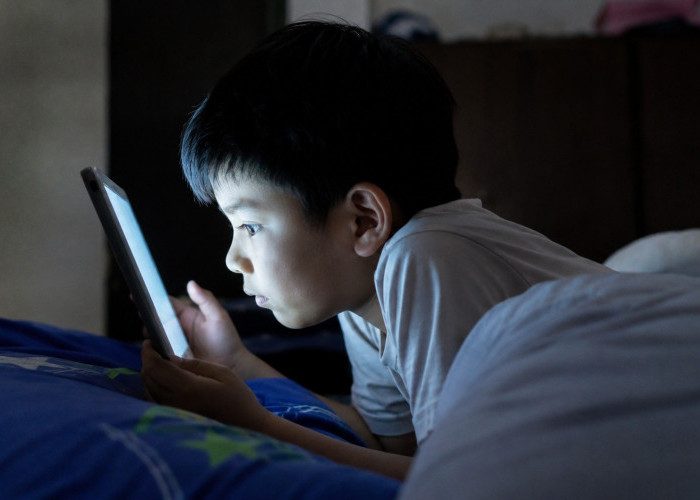 Gadget Boleh, Berlebihan Jangan! Cara Bijak Mengatur Screen Time Anak
