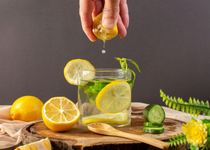 Jaga Berat Badan Ideal Setelah Makan dengan Air Hangat & Lemon: Sebuah Pendekatan Holistik untuk Kesehatan