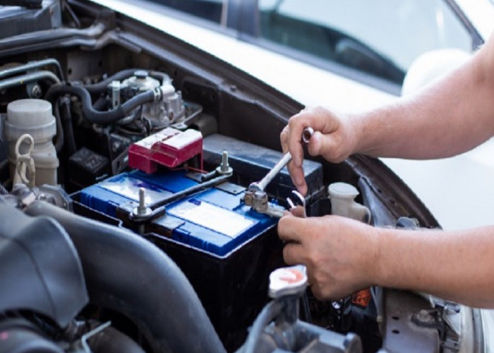 Jangan Tunggu Soak! Panduan Teknis Cek Aki Mobil Sebelum Perjalanan Jauh