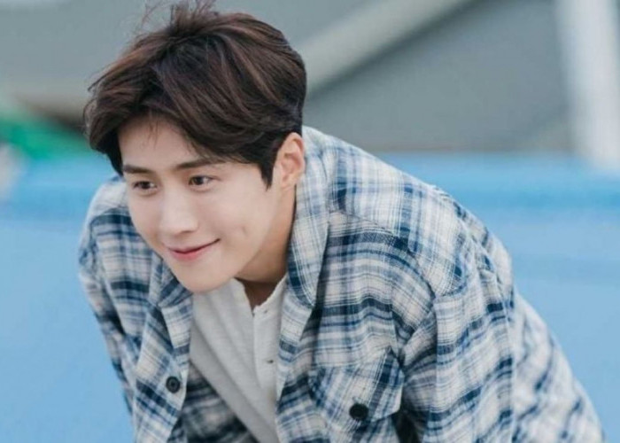 Inspirasi OOTD Minimalis dari Byeon Woo Seok, Aktor Korea Ternama!