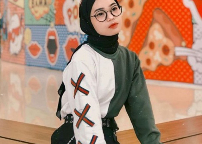 Padanan Gaya Hijab Korea yang Simple dan Chic untuk Tampil Stylish: Classic Vest Lho!