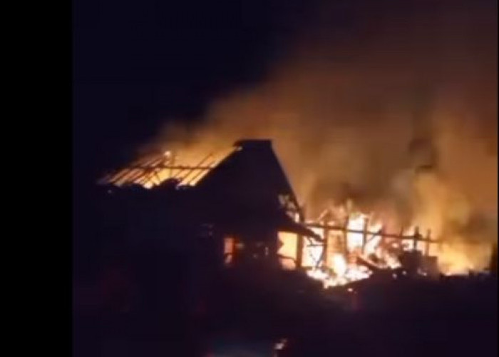 Kebakaran Hebat di Panglong Kayu, Ogan Komering Ulu: Kerugian Ditaksir Ratusan Juta Rupiah