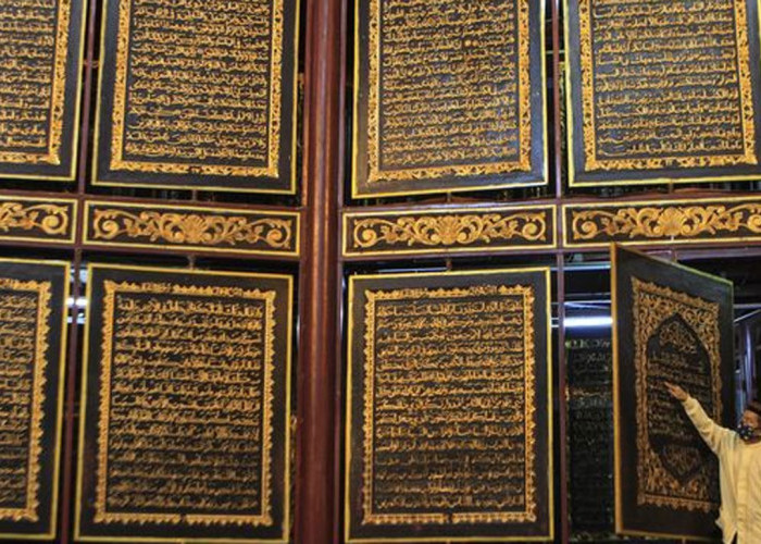 Keindahan Al-Quran Akbar di Gandus, Palembang: Wisata Religi yang Menginspirasi