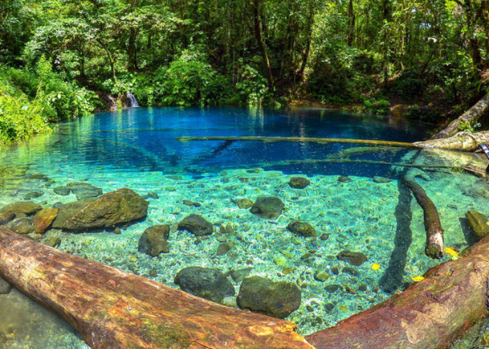 Kilau Magis Danau Kaco: Permata Biru di Tengah Rimba Kerinci