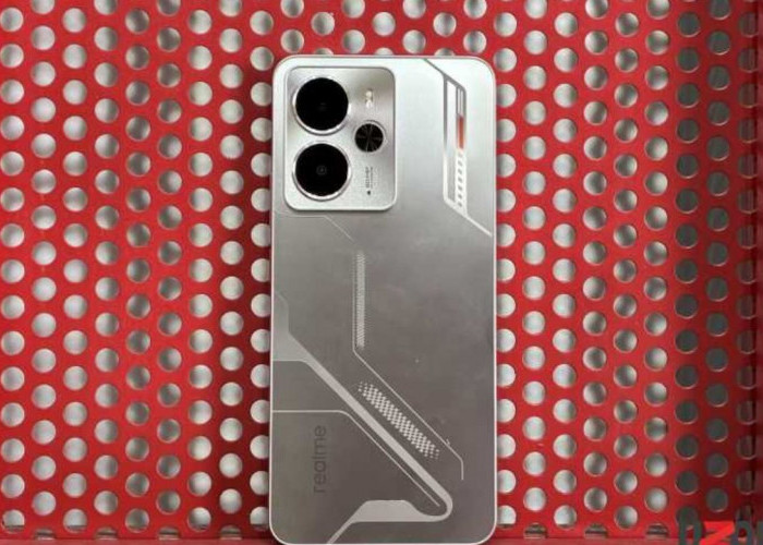 Mantap! Realme Gandeng Aston Martin Aramco F1: Kolaborasi Teknologi dan Balap Berkelas Dunia!