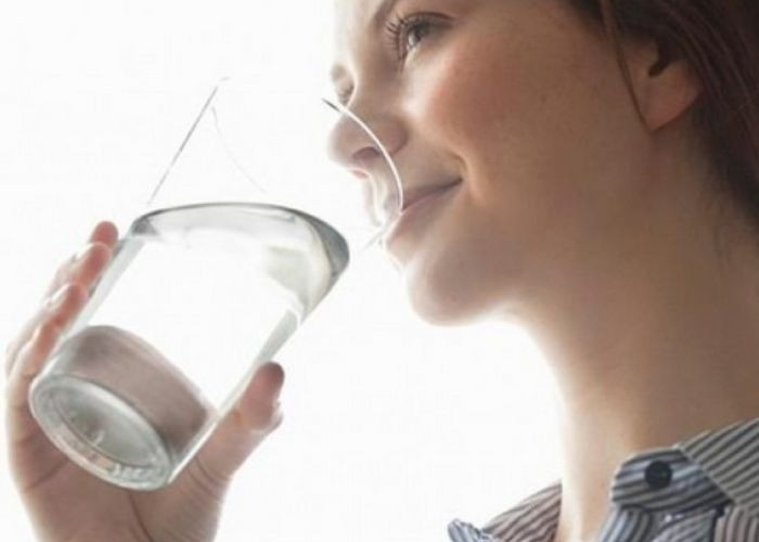 Minum Segelas Air Pagi Hari: Selain Meningkatkan Konsentrasi, Inilah Alasan Lain, Mengapa Harus Melakukannya!