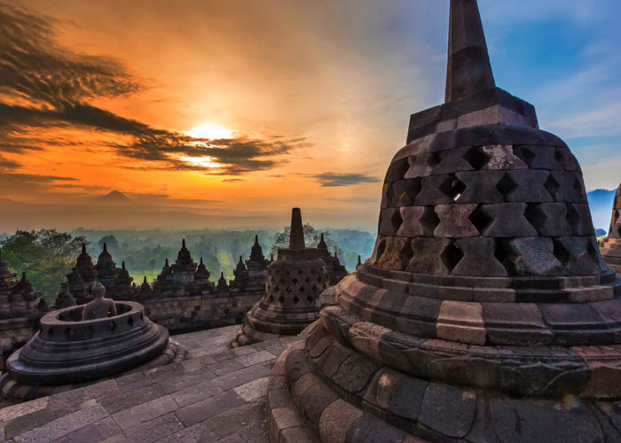 Candi Borobudur: Pesona Megah yang Membawa Jiwa ke Masa Lampau