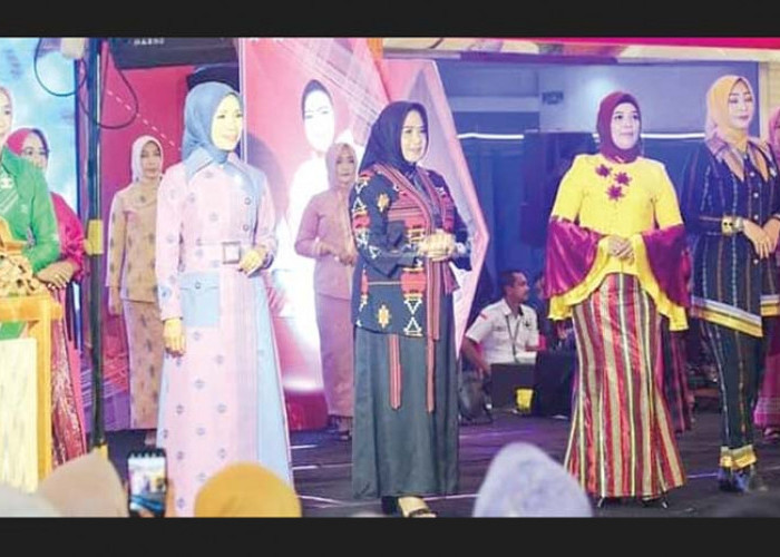 Baubau Fashion Tenun Festival 2023:Kualitas Motif Tenunan Buton Menuju Dunia Fashion Berdaya Saing