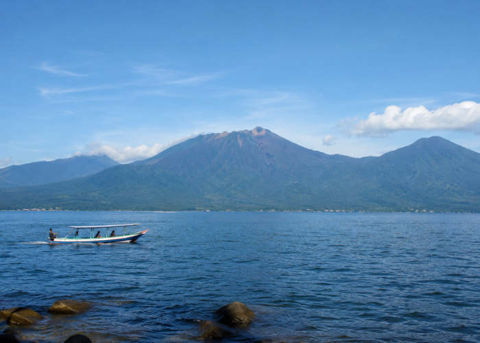 Danau Ranau, Permata Alam Sumatera yang Memikat Hati Wisatawan