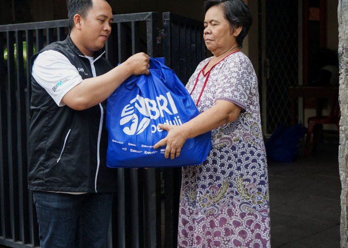 BRI Group Salurkan 100.000 Paket Sembako di Bulan Ramadan untuk Perkuat Ketahanan Sosial Masyarakat