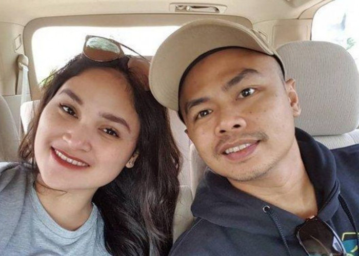 Momen Haru! Istri Wendi Cagur Panik dan Menangis Saat Dampingi Suami di Ambulans!