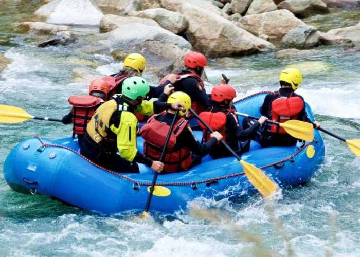 Intip Yuk! Pagar Alam Rafting: Uji Adrenalinmu di Sungai Deras!