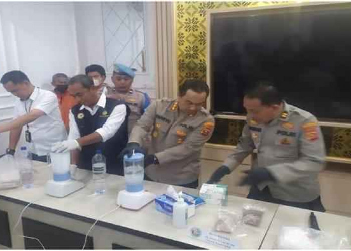 Berantas Narkoba Polrestabes Palembang Musnahkan 5,5 Kg Sabu Dengan Blender