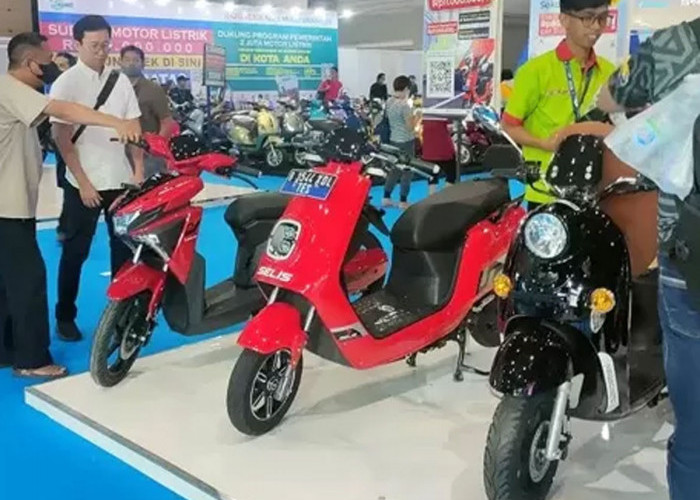 Tertarik Punya Motor Listrik? Ini Rincian Pajaknya yang Ternyata Super Murah!