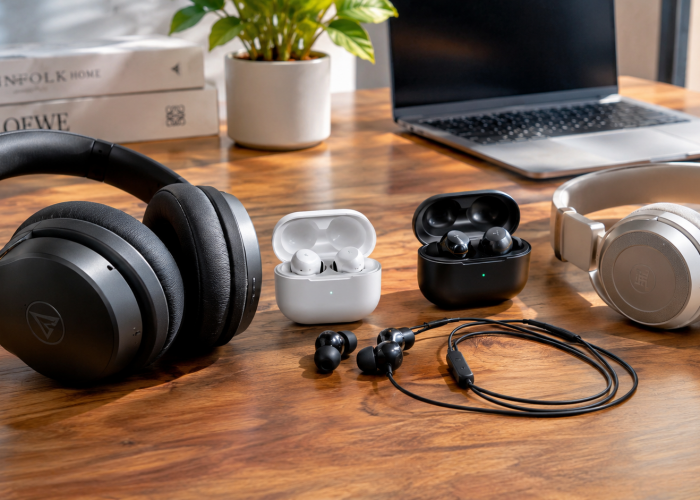Bukan Cuma untuk Musik, Headset dan Earphone Jadi Bagian Gaya Hidup Anak Muda