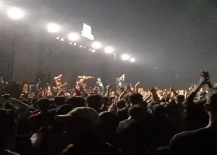 Euforia Anak Muda Banyuasin Bersatu di Konser Tipe-X di Taman Kota Pangkalan Balai 